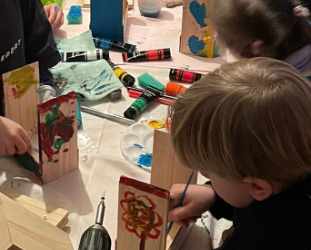 Kindergeburtstag Vogelhäuser basteln